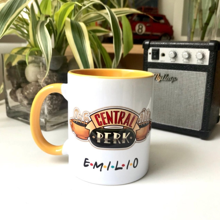 Mug jaune personnalisé avec photo texte image en ligne