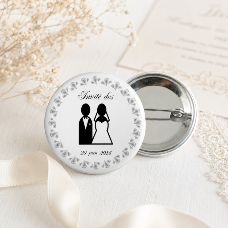       Badge "Invité des mariées"
    