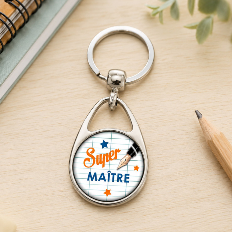       Beau porte clés pour un "Super maître"
    