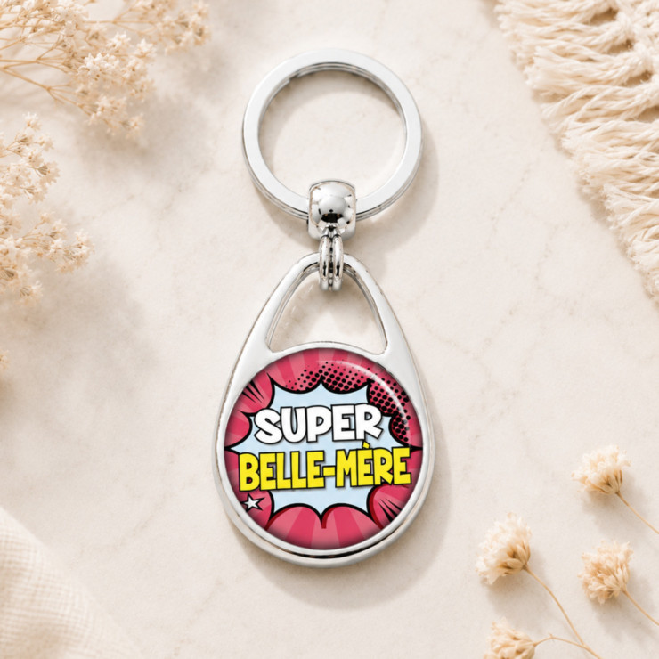       Porte clés super belle mère comics
    