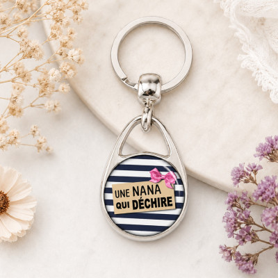 Porte clé "Une nana qui déchire" en métal et fabriqué en France