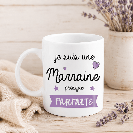       Mug Marraine presque parfaite - Cadeau humour baptême
    