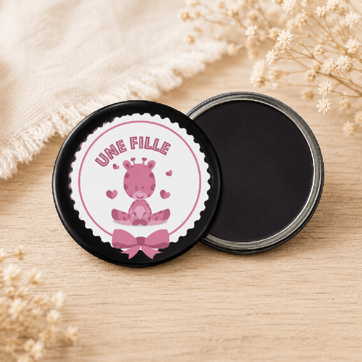                     Magnet original " Une fille"
                  