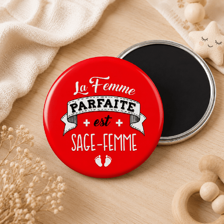                     Magnet Sage Femme
                  