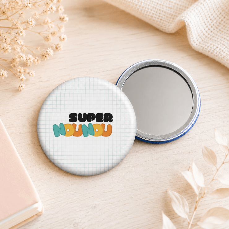                     Miroir de poche super nounou
                  