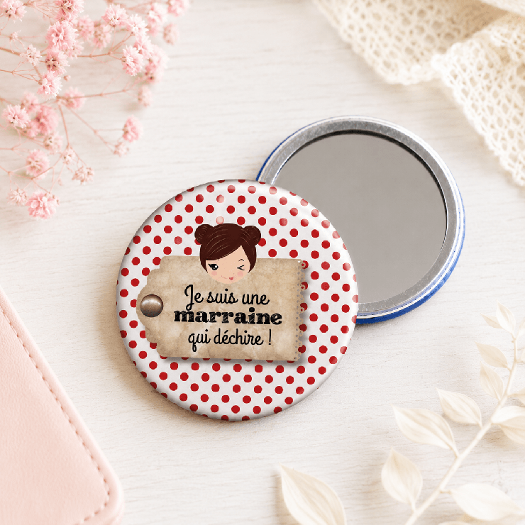                     Miroir de poche marraine qui déchire
                  