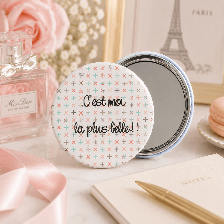                     Miroir de poche "c'est moi la plus belle"
                  