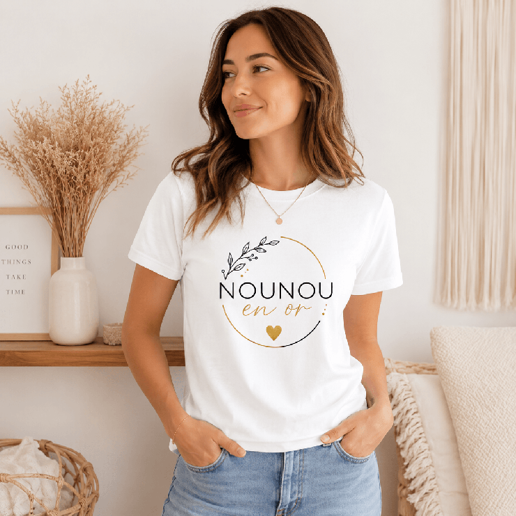                     T-shirt Nounou en or
                  