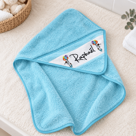       Cape de bain personnalisée bleue pour envelopper bébé après le bain
    