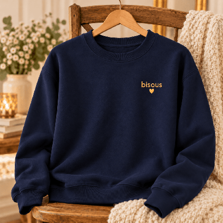       Sweat femme à message bisous avec petit cœur
    