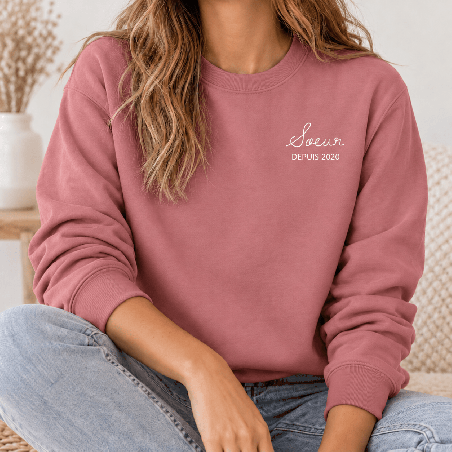       Sweatshirt femme avec message et année
    