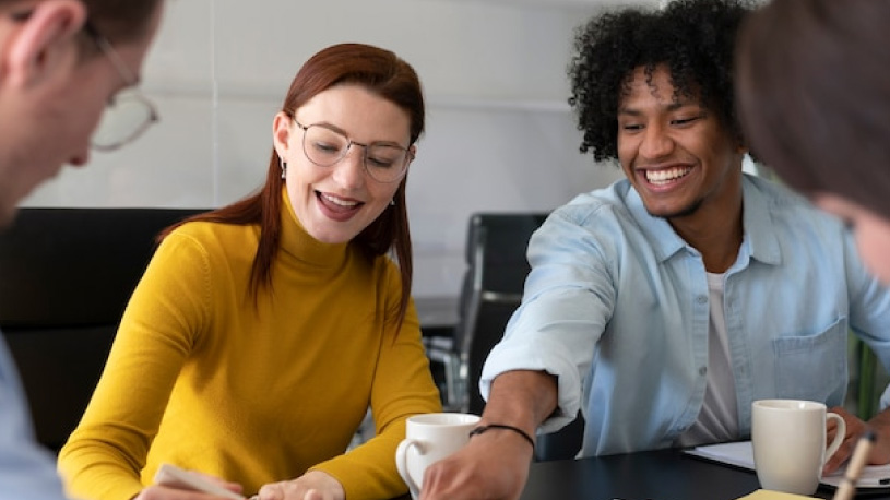 Pourquoi un cadeau de départ n’est pas un simple anniversaire