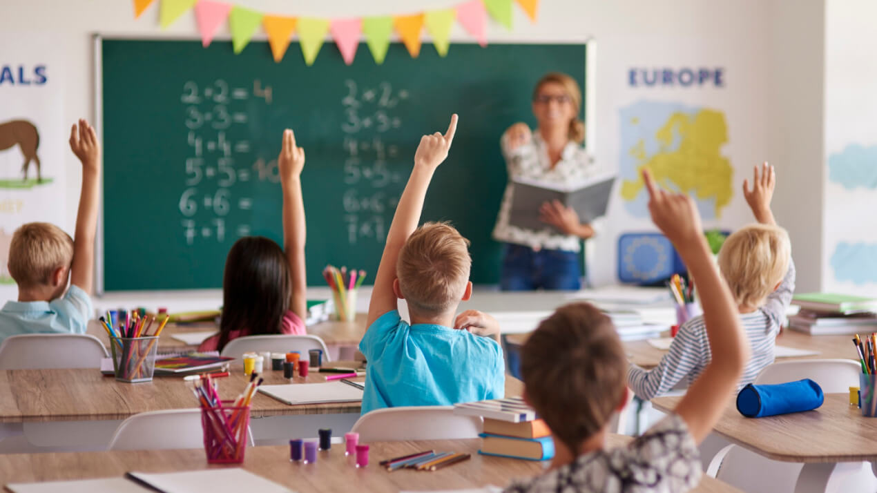 D'où vient la tradition d’offrir un cadeau à la maîtresse ?