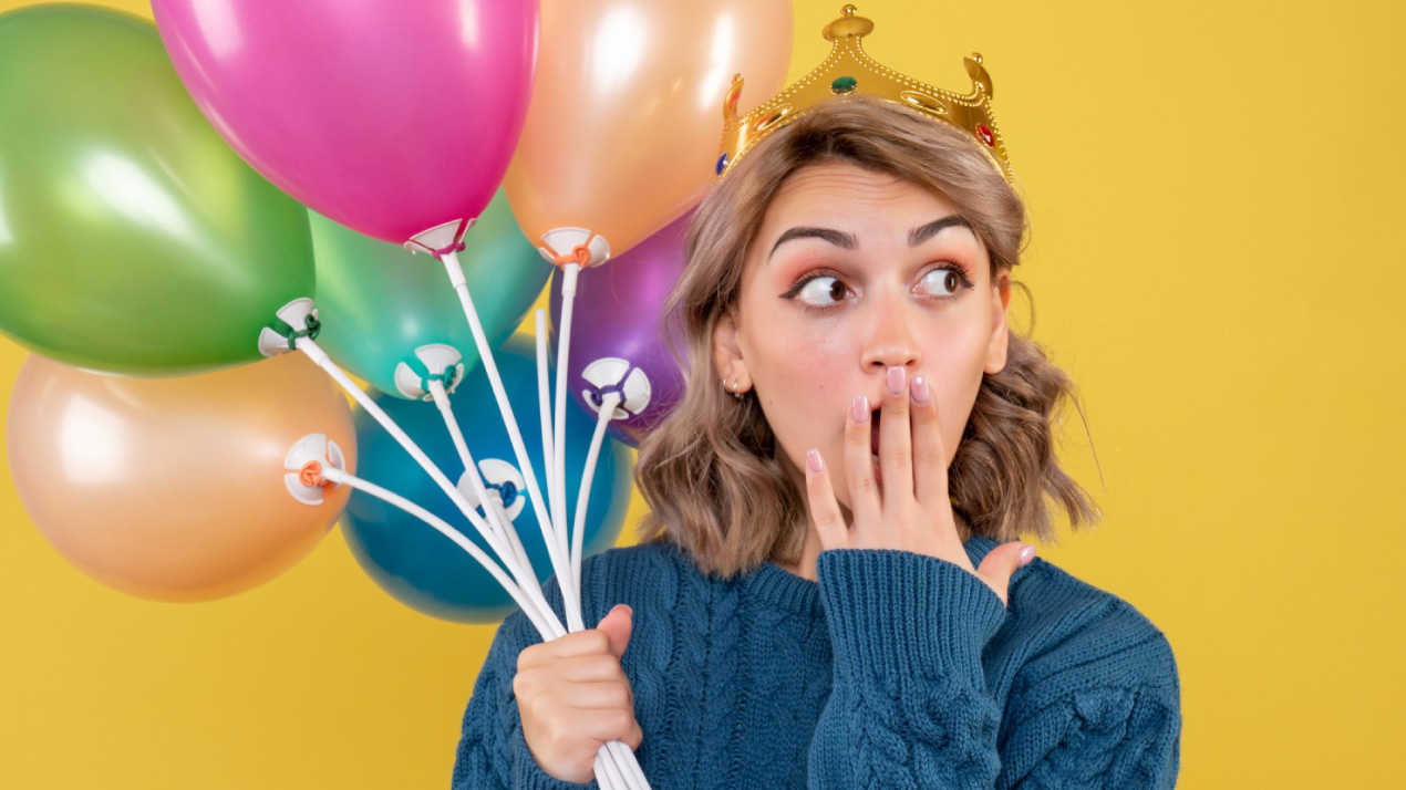 Comment organiser un anniversaire surprise réussi (idées + étapes faciles)