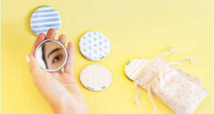 Inscriptions & motifs pour miroir de poche : 10 idées