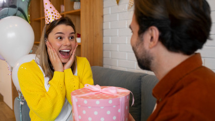 Quel cadeau offrir pour un anniversaire ? Idées originales pour 20, 30, 40, 50 et 60 ans